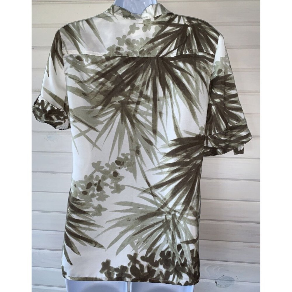CHICO'S Sz 0 (SMALL) Palm Print Roll Tab Short Sleeve Safari Blouse Pockets VGUC - Picture 7 of 10